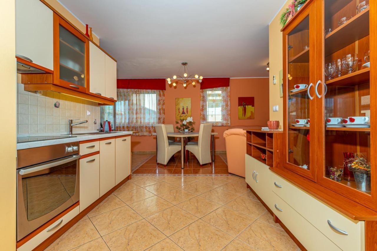 Apartman Rima 德拉马利 外观 照片